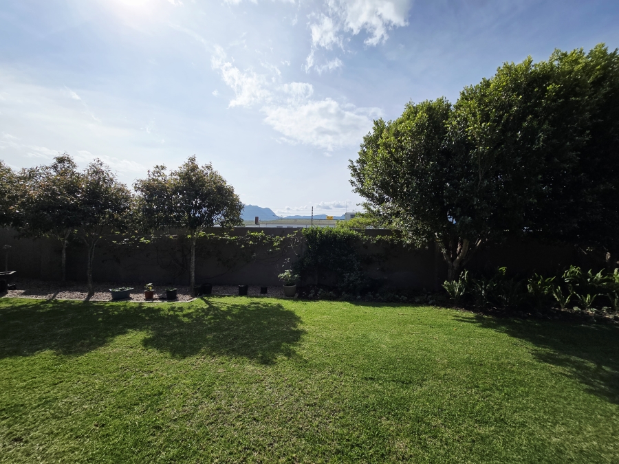 3 Bedroom Property for Sale in Earls Court Lifestyle Estate Western Cape